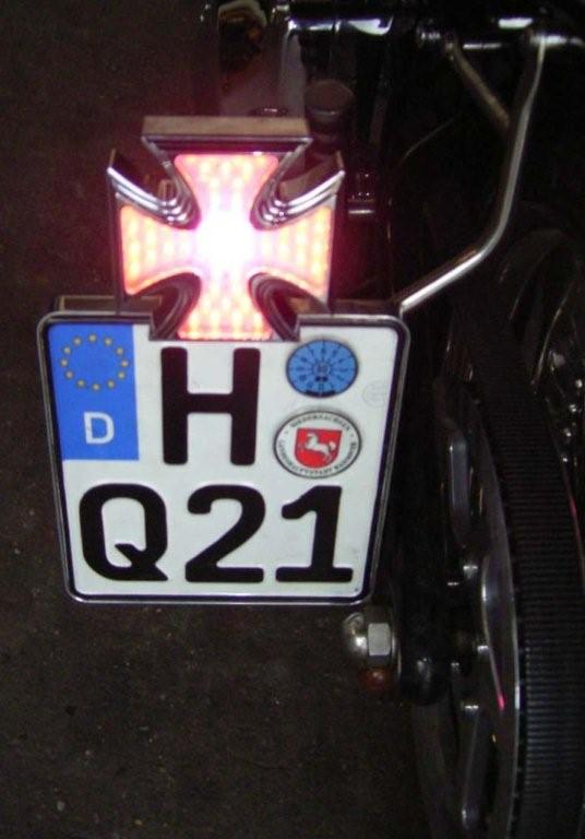 Kennzeichenhalter 08